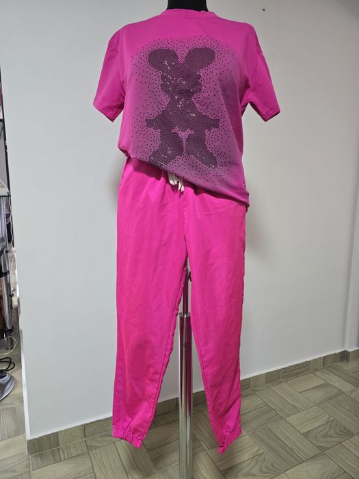 T shirt green, perfect pentru un look casual