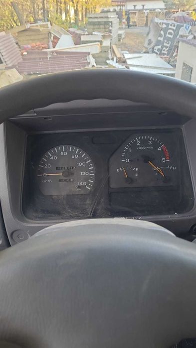 camioneta cu prelata