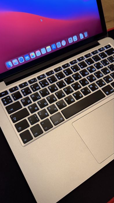 Продам свой MacBook pro 8/256 в отличном состояние sotiladi