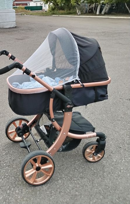 Коляска в отличном состоянии