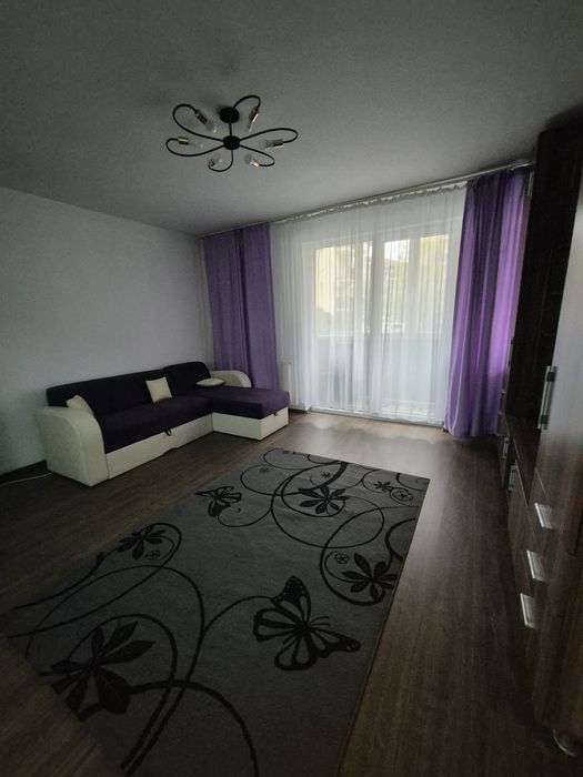 Inchiriez apartament