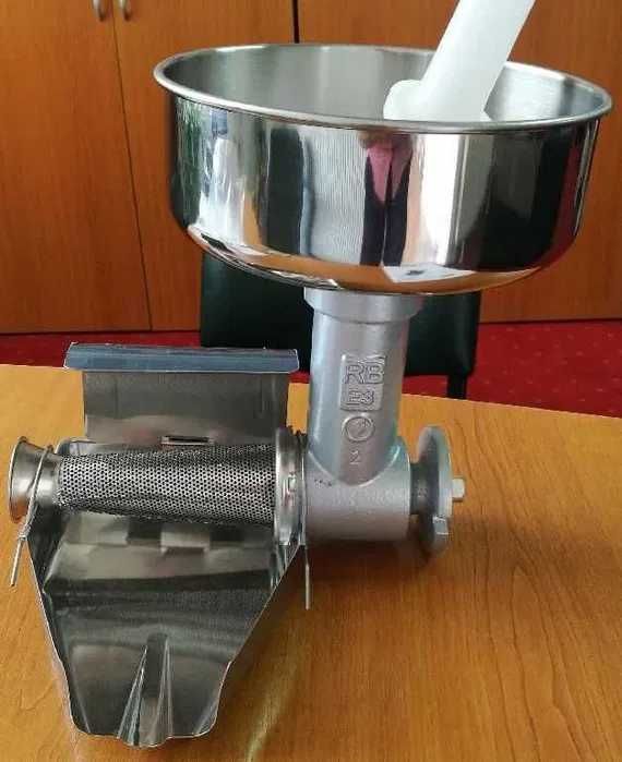 Mașini electrice de tocat roșii si carne nr 3 și 5 REBER ITALIA