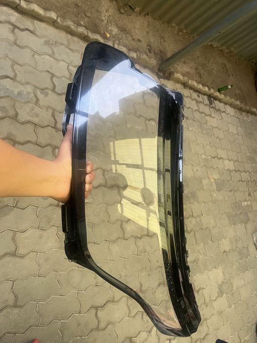 Стекло фары Range Rover