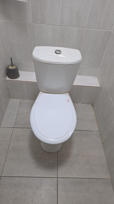 Унитаз за 7 тысяч тенге.