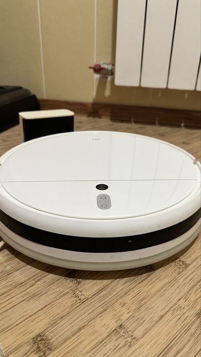 Продам моющий робот пылесос Xiaomi Mi Robot