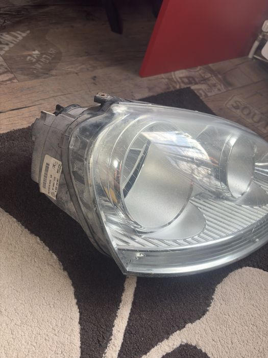 Оригинални халогенни фарове за Golf 5.