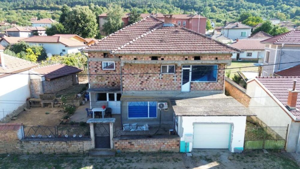 Продажба Къща гр. Севлиево - с. Ряховците 318m² и двор 680m²