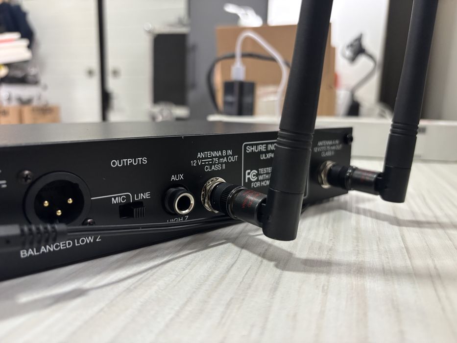 Shure ULXP4, ULX2