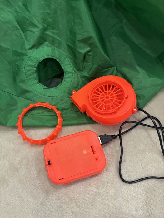 Продам новый праздничный надувной костюм