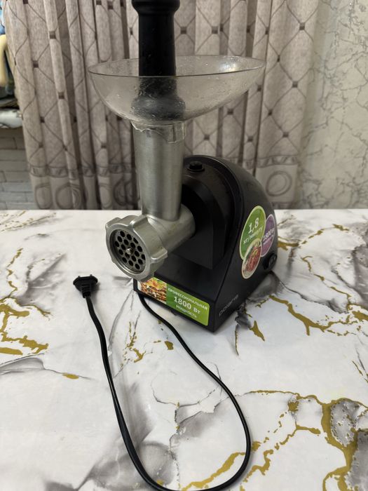 Продам электро мясорубку 5000 тг