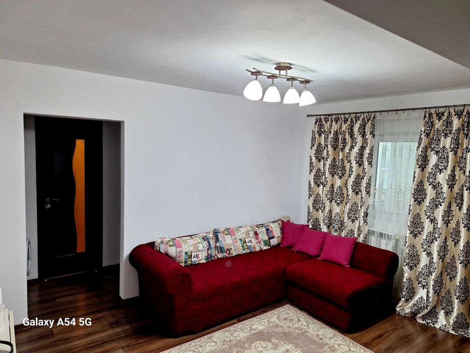Apartament cu 3 camere, mobilat și utilat
