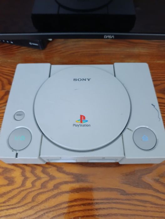 Продам Sony PlayStation 1
