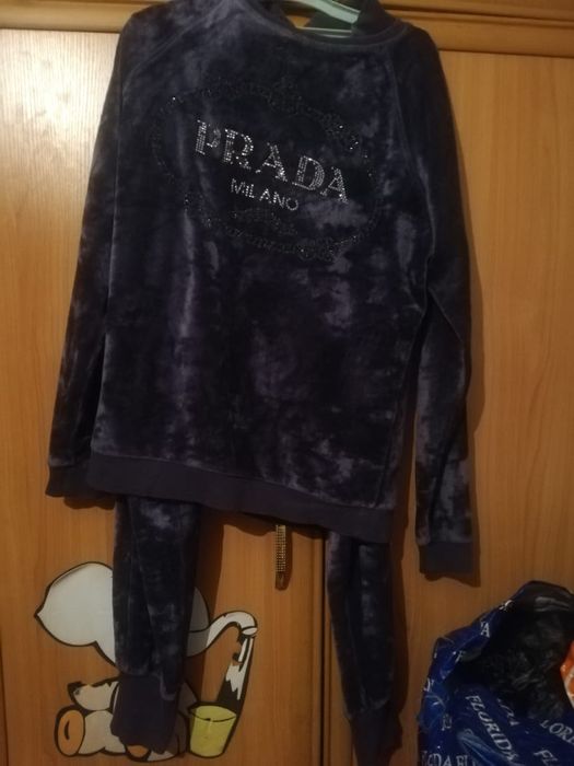 Продам велюровый костюм