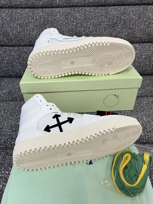 Adidasi off white court premium