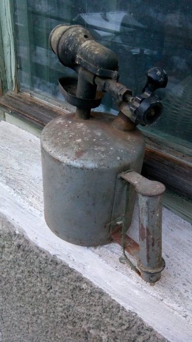 Бензинова лампа