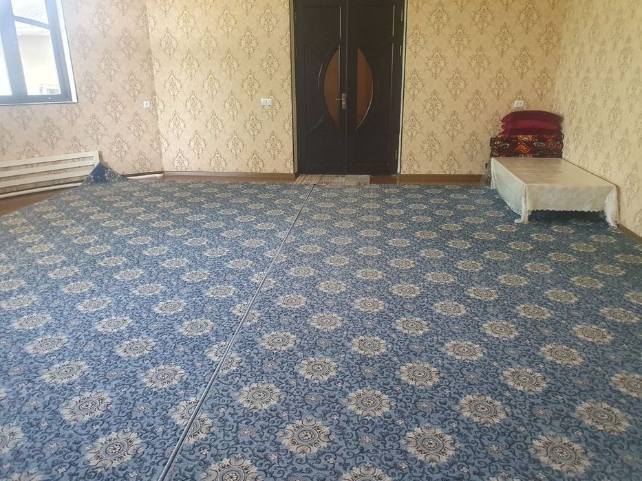 8 sotik hovli 5 xonali uy sotiladi