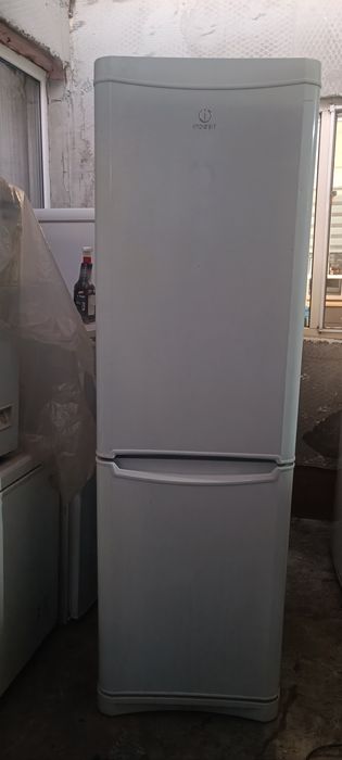 Продам холодильник Индезит