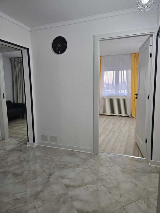 De vânzare Apartament 4 camere Roman Piata Centrală 80 m²