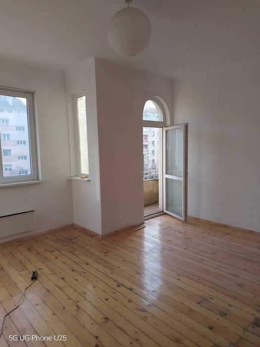 Давам под наем многостаен в София, пл. Руски паметник