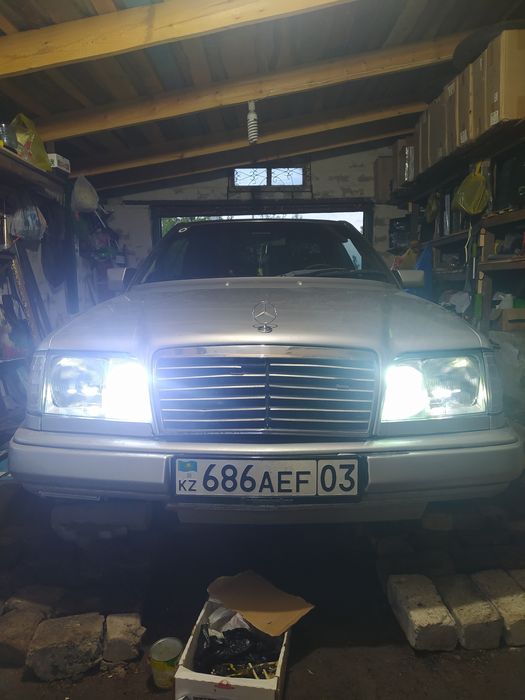 Мерс легенда W124 купе