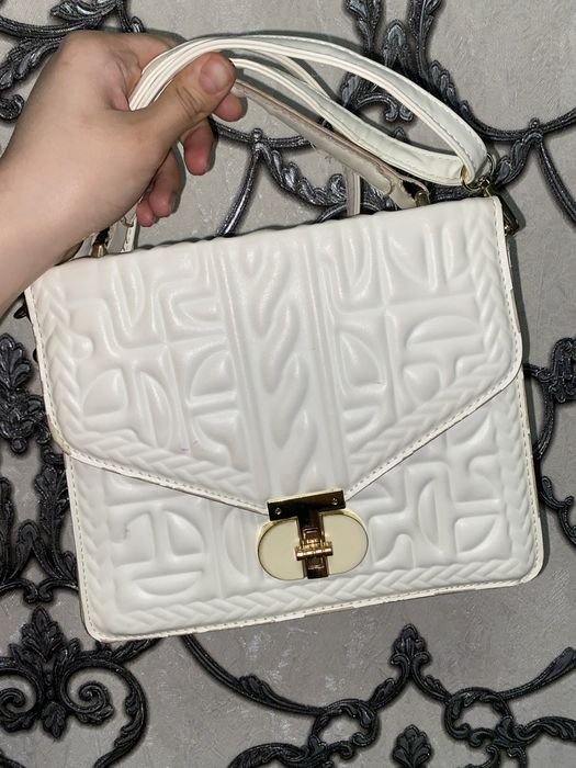 Айоллар сумкаси ранги ок