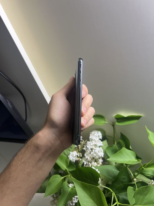 Продам IPhone 11 pro