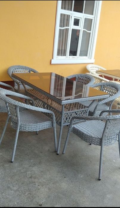 Ratan to'qima stol stullar