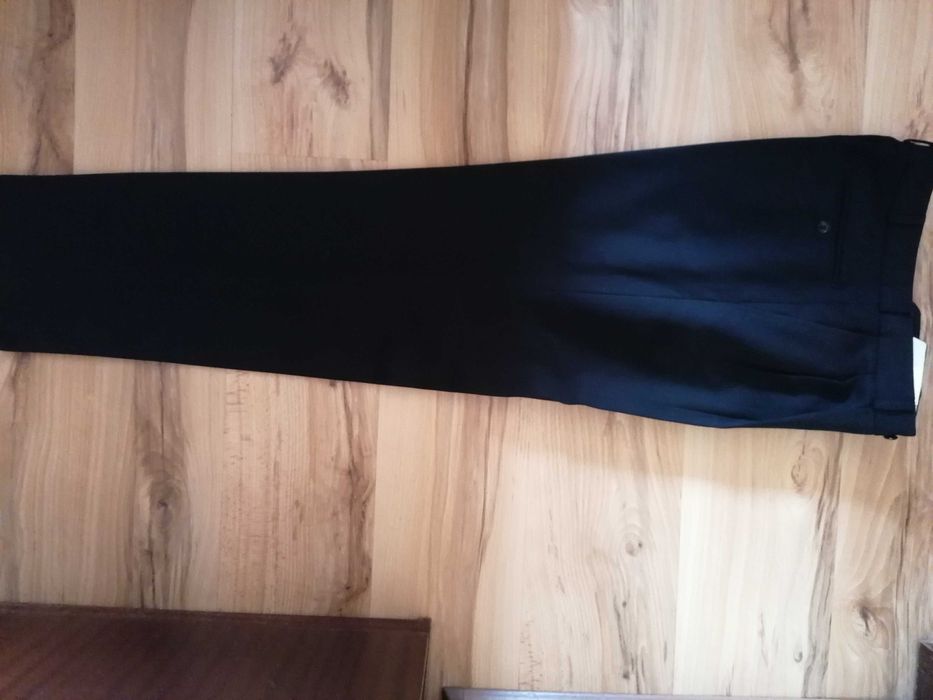 За Вас абитуриенти, НАМАЛЕНИЕ.:Мъжки костюм на Парушев