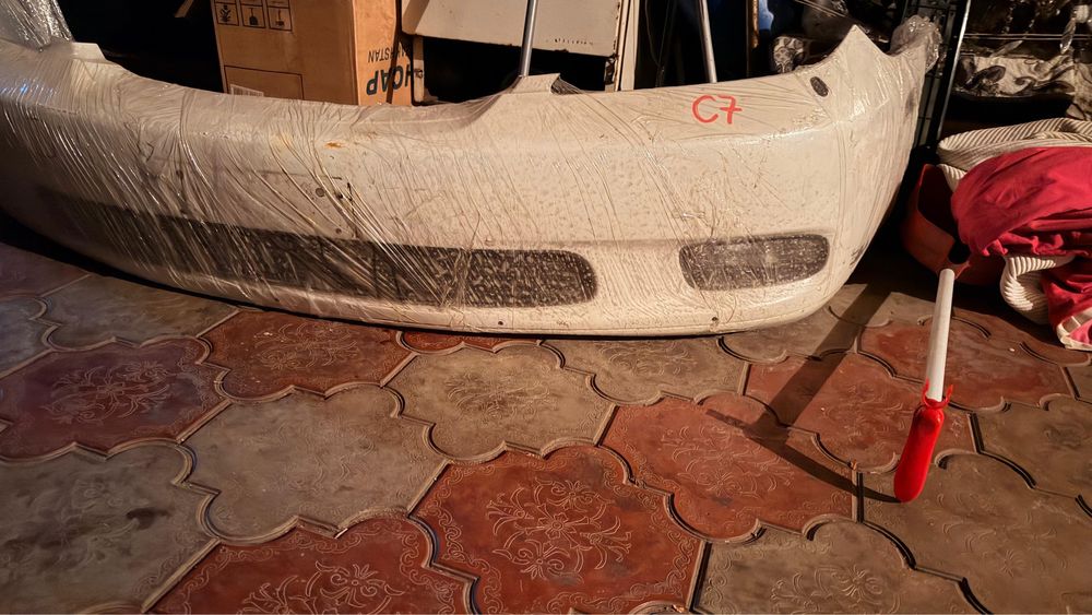 Продам бампер передний виндом 30тый кузов