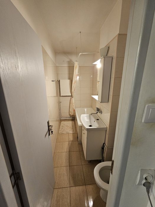 De inchiriat zona Vitrometan