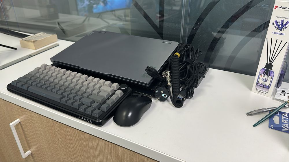 Lenovo LOQ 15ARP9