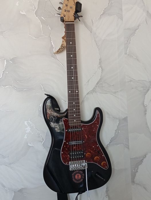 Обмен Cort CR100 и Levinson Stratocaster