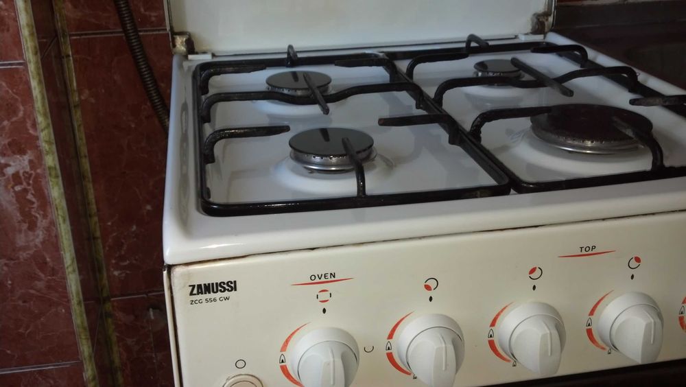 Garsoniera 3 camere de inchiriat in Ploiesti , langa UCECOM