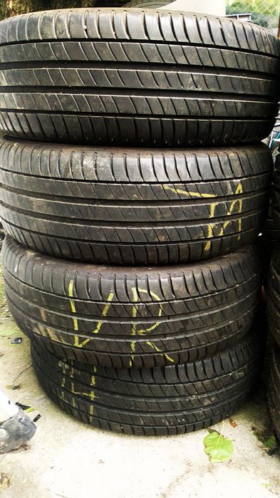 Vind set cauciucuri iarnă și vară 225,215x65,50x17 excelent