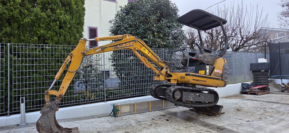 Miniexcavator Case 15 cu picon la 1950 h mini excavator