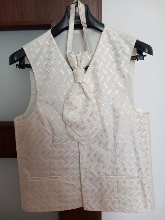 Costum barbati elegant