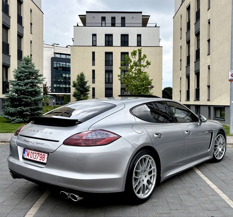 Porsche Panamera S-Hybrid 3.0 Benzina 333CP + 47 CP Electric