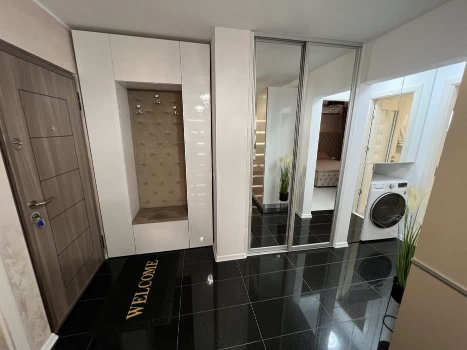 zona h-uri fata in fata cu statia de autobuz !!!