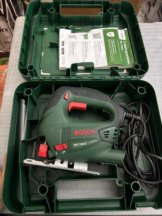 Bosch Fierastrau vertical  PST 700 E Jigsaw