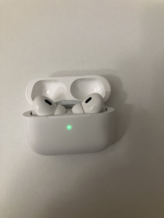 AirPods Pro новые, отличное состояние