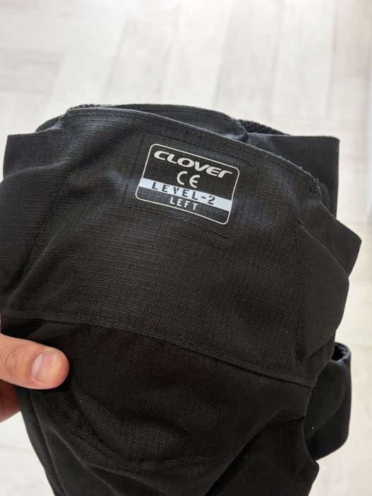 Мотонаколенники Clover