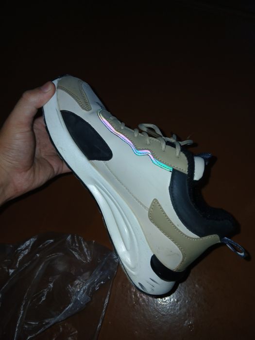 Кроссовки Nike.          .