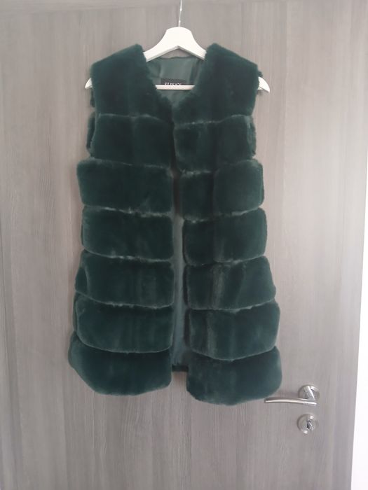 Vesta din blana verde