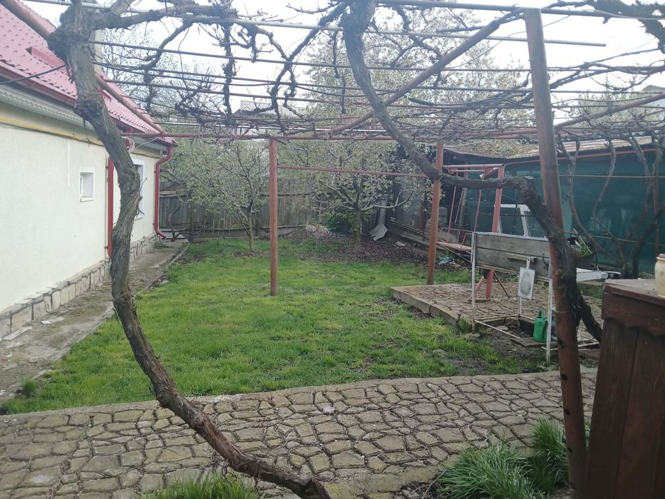 Casa de vanzare 5 camere Moinesti