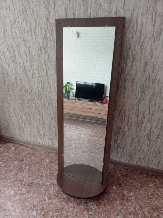 зеркало настенное-подвесное