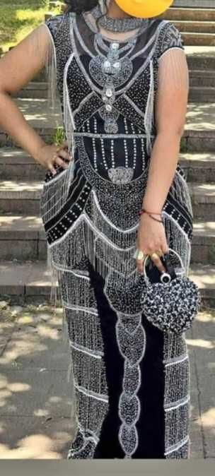 Официална рокля.