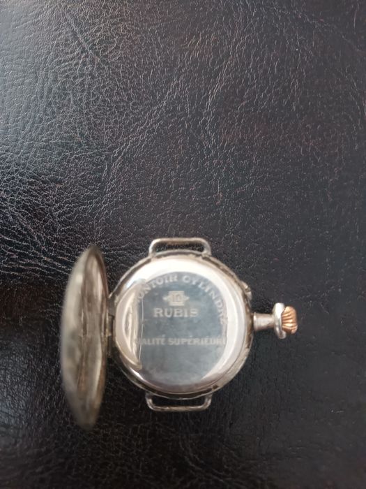 Сребърен часовник рубиш