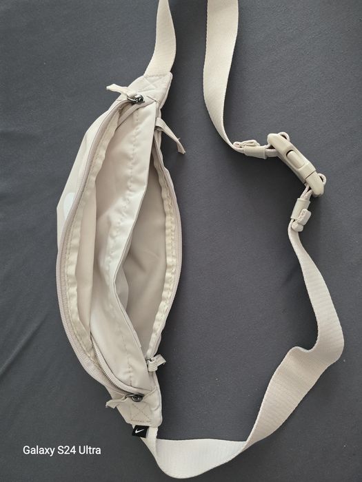 Borseta Nike unisex.
