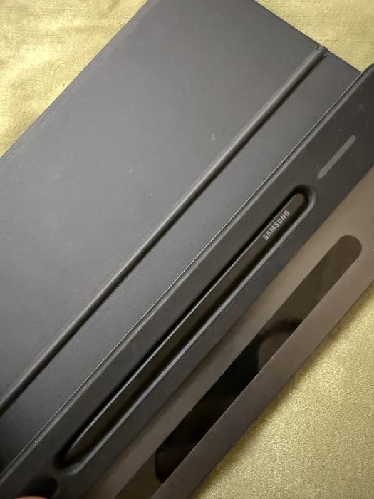 Планшет продается Samsung