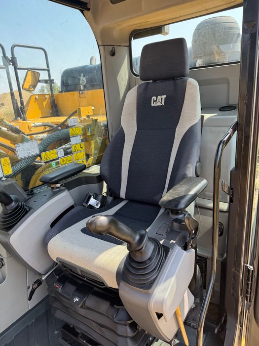 Excavator Caterpillar 330F